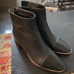 Coke Haan Winn Grand Ankle Booties Size 11